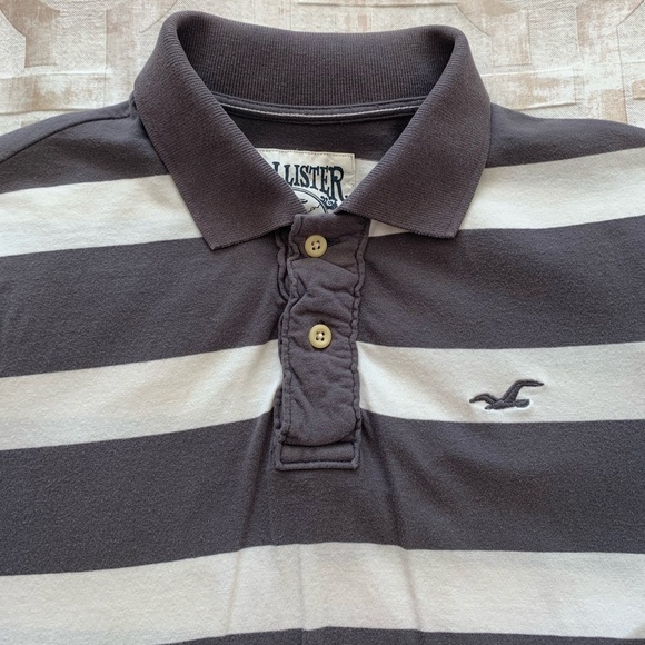 Hollister - Men’s stripped polo (Size Small) - Picture 2 of 7